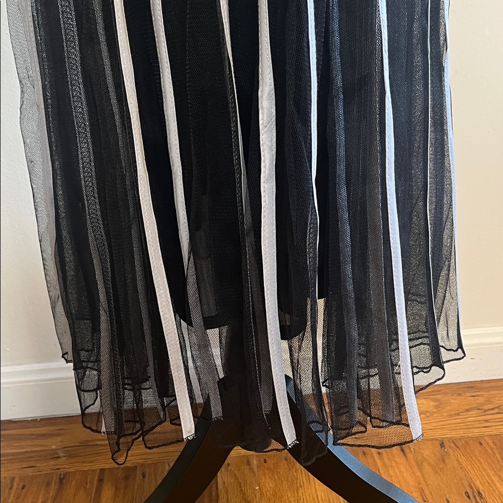 Chic Striped Black and White Midi Dress - Picture 4 of 7